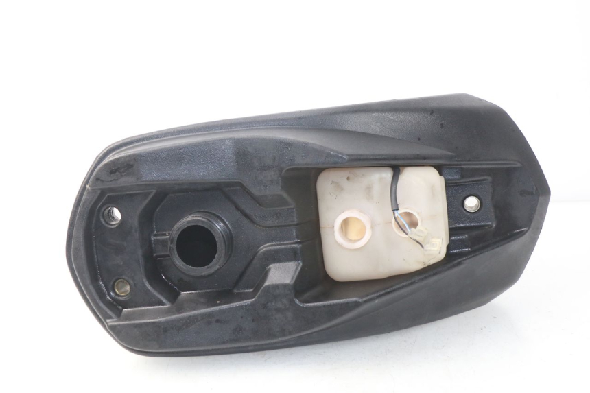 photo de RESERVOIR ESSENCE PEUGEOT LUDIX 50 (2008 - 2017) - Détail de la pièce