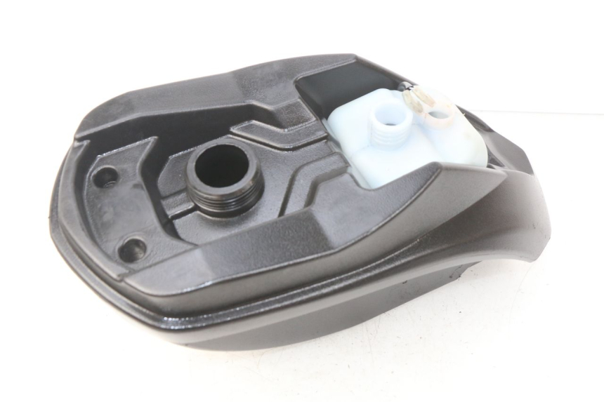 photo de RESERVOIR ESSENCE PEUGEOT LUDIX 50 (2008 - 2017) - Autre angle de vue