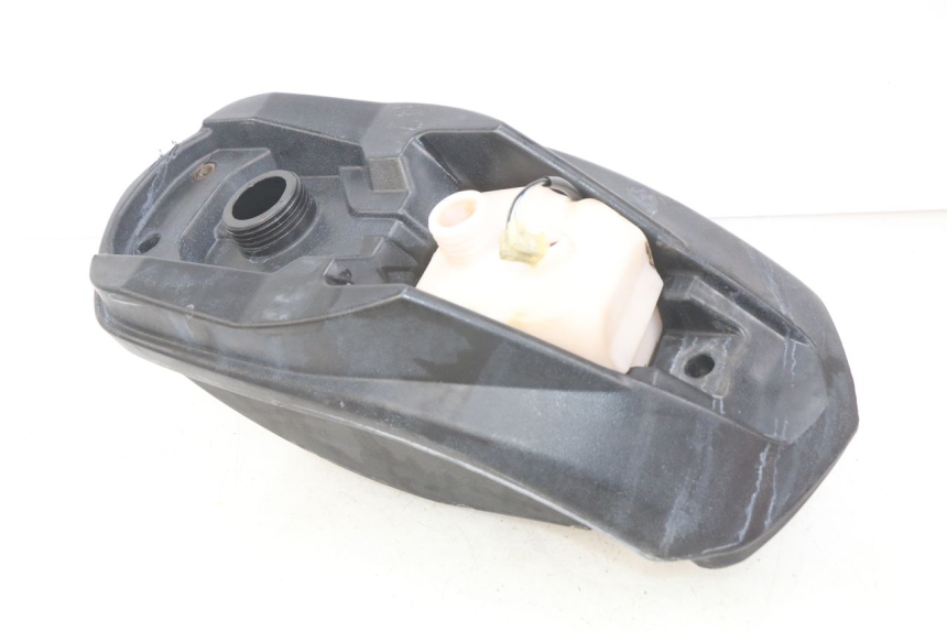 photo de RESERVOIR ESSENCE PEUGEOT LUDIX SNAKE 2T 50 (2004 - 2014) - Gros plan technique