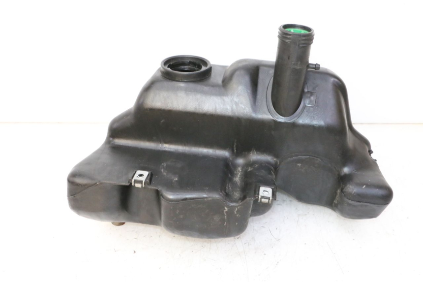 photo de RESERVOIR ESSENCE PIAGGIO LXV 4T 50 (2009 - 2013) - Gros plan technique