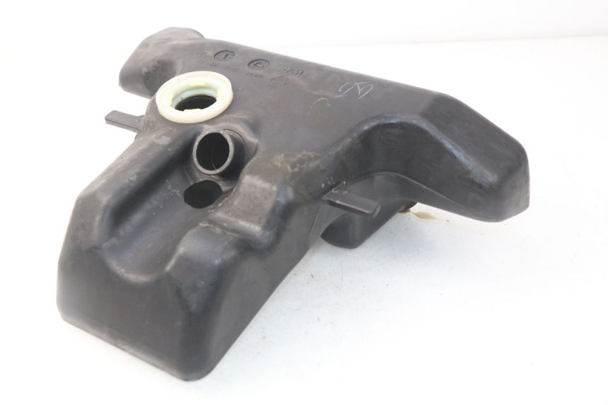 photo de RESERVOIR ESSENCE SYM MIO 100 (2006 - 2017) - Gros plan technique