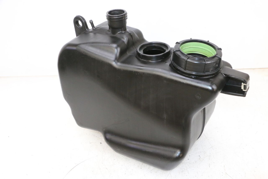 photo de RESERVOIR ESSENCE PIAGGIO MP3 HPE 300 (2019 - 2026) - Gros plan technique