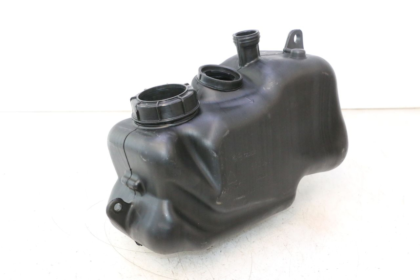 photo de RESERVOIR ESSENCE PIAGGIO MP3 500 (2016 - 2018) - Gros plan technique