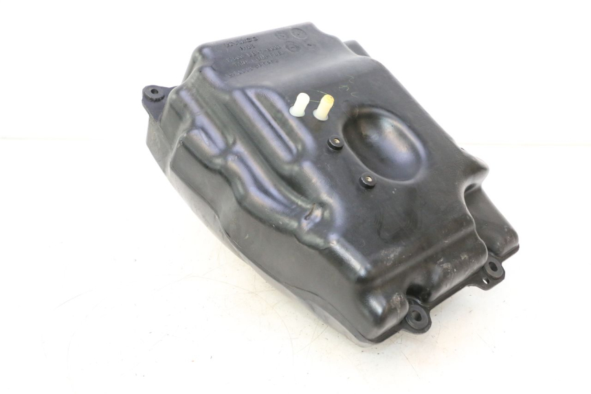 photo de RESERVOIR ESSENCE KYMCO MXU R 250 (2004 - 2010) - Gros plan technique