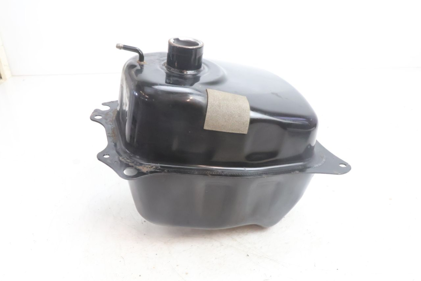 photo de RESERVOIR ESSENCE YAMAHA N-MAX NMAX 125 (2021 - 2024) - Gros plan technique