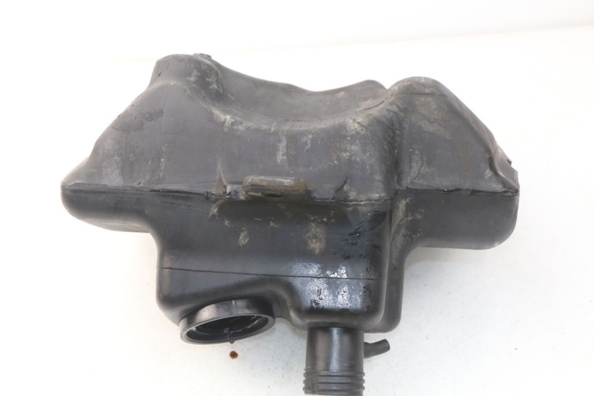 photo de RESERVOIR ESSENCE PIAGGIO NEW TYPHOON 50 (2010 - 2017) - Zoom état d’usage