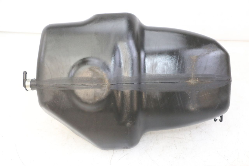 photo de RESERVOIR ESSENCE PIAGGIO NRG POWER PUREJET 50 (2018 - 2021) - Gros plan technique