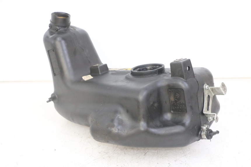 photo de RESERVOIR ESSENCE PIAGGIO NRG POWER PUREJET 50 (2018 - 2021) - Gros plan technique