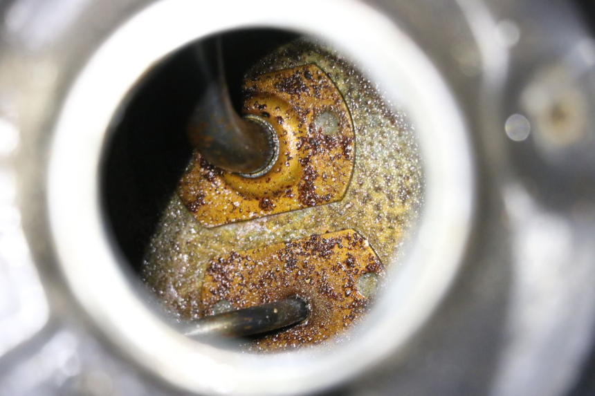 photo de RESERVOIR ESSENCE HONDA NSR R 125 (1994 - 2003) - Détail de la pièce