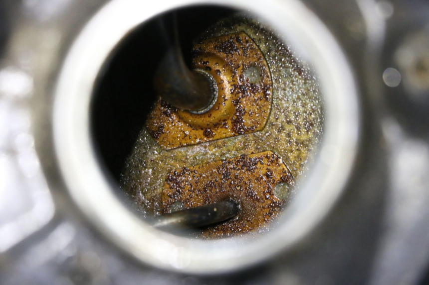 photo de RESERVOIR ESSENCE HONDA NSR R 125 (1994 - 2003) - Zoom état d’usage