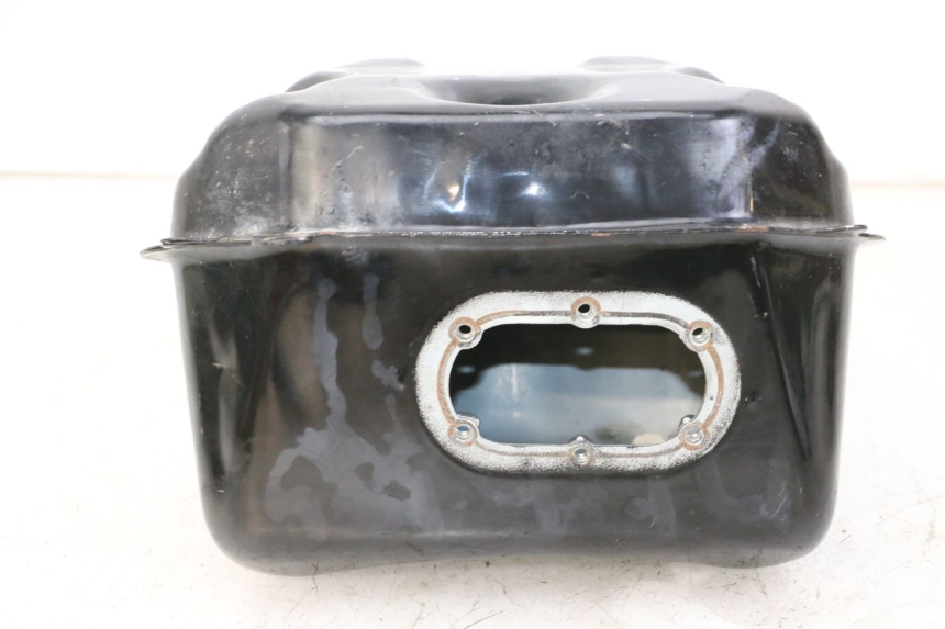 photo de RESERVOIR ESSENCE JM MOTORS OLDIES GT 4T 50 (2018 - 2025) - Gros plan technique