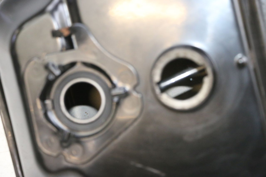 photo de RESERVOIR ESSENCE JM MOTORS OLDIES GT 4T 50 (2018 - 2025) - État de surface