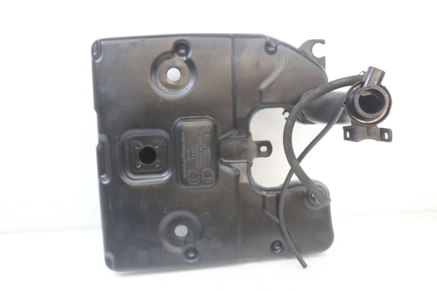 photo de RESERVOIR ESSENCE PEUGEOT DJANGO 125 (2014 - 2017) - Zoom état d’usage