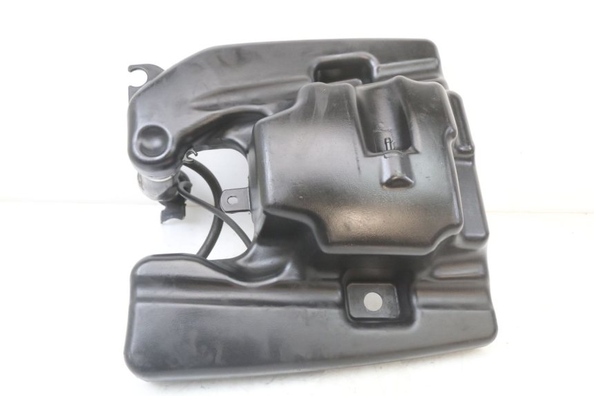 photo de RESERVOIR ESSENCE PEUGEOT DJANGO 125 (2014 - 2017) - Points de fixation