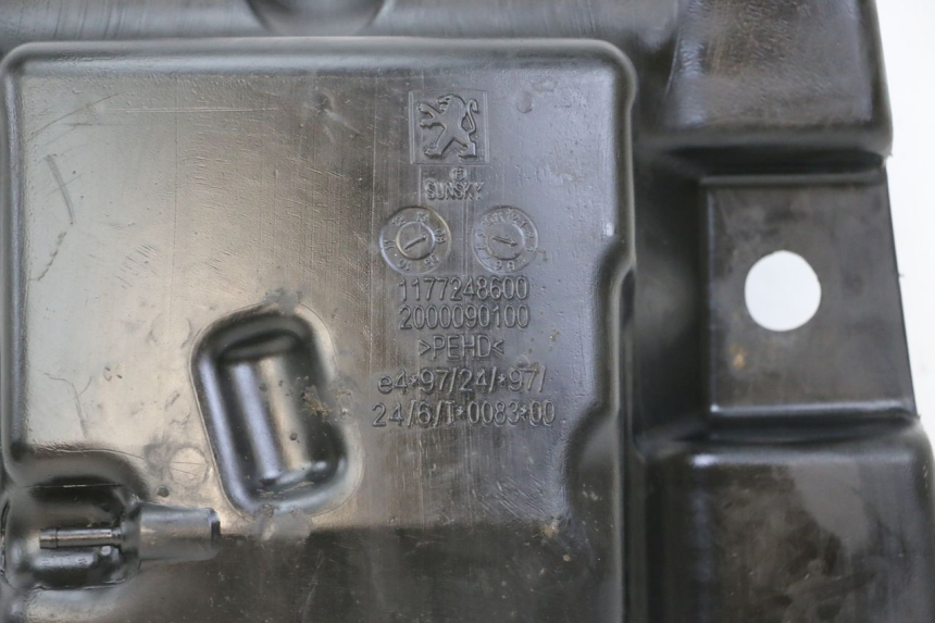photo de RESERVOIR ESSENCE PEUGEOT SPEEDFIGHT 3 LC 2T 50 (2009 - 2015) - Détail de la pièce