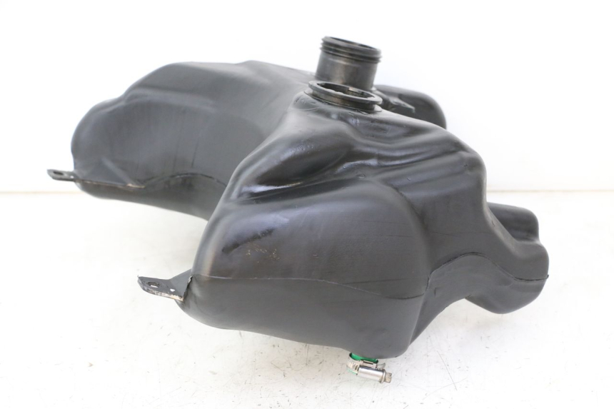 photo de RESERVOIR ESSENCE PEUGEOT TREKKER TKR 50 (2005 - 2014) - Autre angle de vue