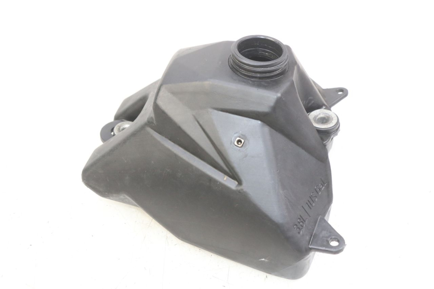 photo de RESERVOIR ESSENCE YCF PILOT 125 - Points de fixation