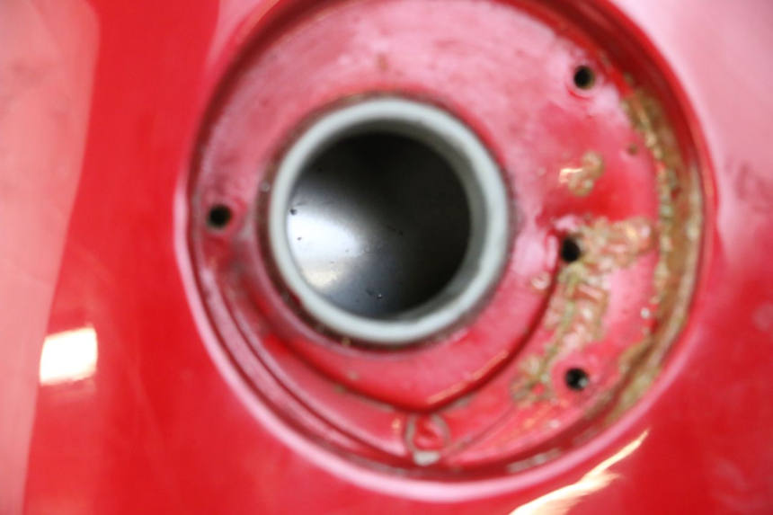 photo de RESERVOIR ESSENCE REGAL RAPTOR RAXTER 2 125 (2007 - 2015) - Points de fixation