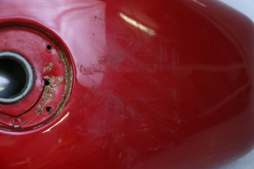 photo de RESERVOIR ESSENCE REGAL RAPTOR RAXTER 2 125 (2007 - 2015) - État de surface