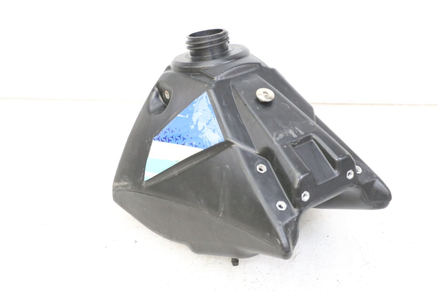 photo de RESERVOIR ESSENCE APOLLO RFZ 125 - Gros plan technique