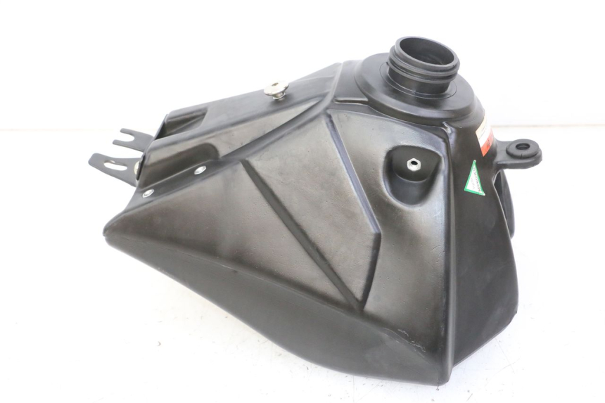 photo de RESERVOIR ESSENCE APOLLO RFZ 125 - Gros plan technique