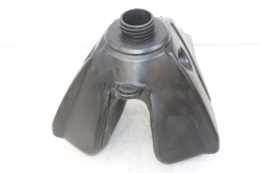 photo de RESERVOIR ESSENCE APOLLO RFZ 125 - Gros plan technique