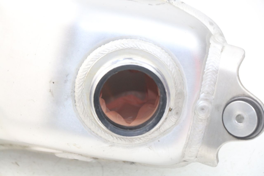 photo de RESERVOIR ESSENCE SUZUKI RMZ RM-Z 450 (2008 - 2011) - Zoom état d’usage