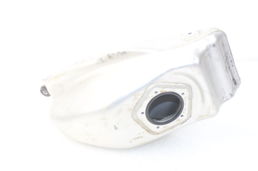 photo de RESERVOIR ESSENCE SUZUKI RMZ RM-Z 450 (2008 - 2011) - Gros plan technique