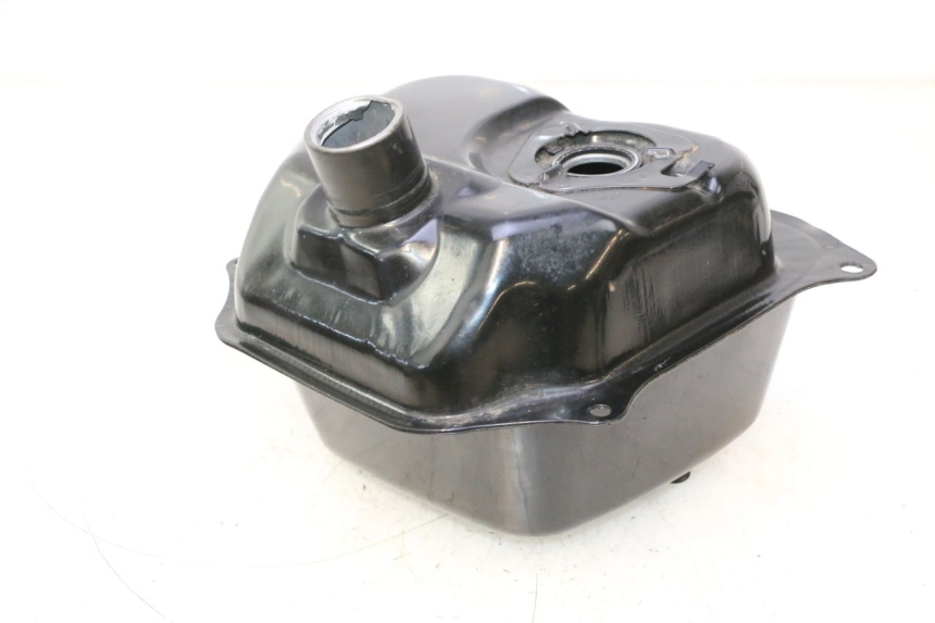 photo de RESERVOIR ESSENCE TNT MOTOR ROMA 10' 2T 50 (2011 - 2018) - Gros plan technique