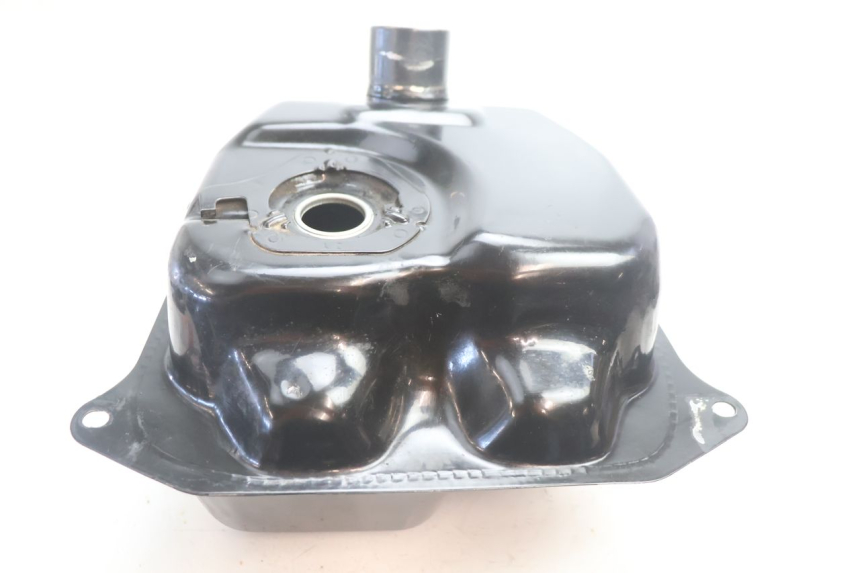 photo de RESERVOIR ESSENCE TNT MOTOR ROMA 10' 2T 50 (2011 - 2018) - Points de fixation