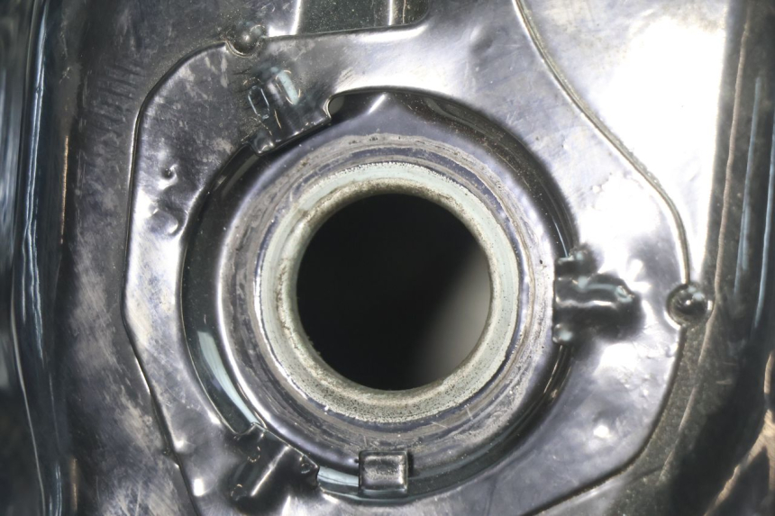 photo de RESERVOIR ESSENCE TNT MOTOR ROMA 12' 2T 50 (2007 - 2018) - Autre angle de vue