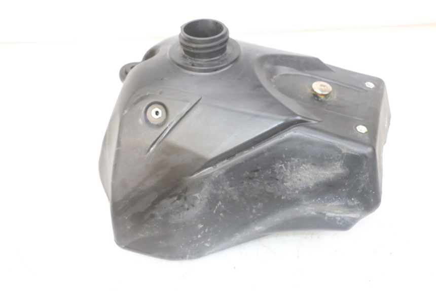 photo de RESERVOIR ESSENCE APOLLO RXF 125 - Gros plan technique