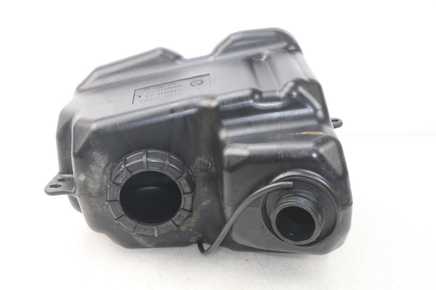 photo de RESERVOIR ESSENCE PEUGEOT SATELIS 125 (2013 - 2018) - Zoom état d’usage