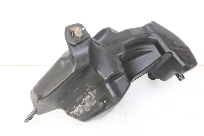 photo de RESERVOIR ESSENCE APRILIA SCARABEO GT TOURING 125 (1999 - 2005) - Gros plan technique