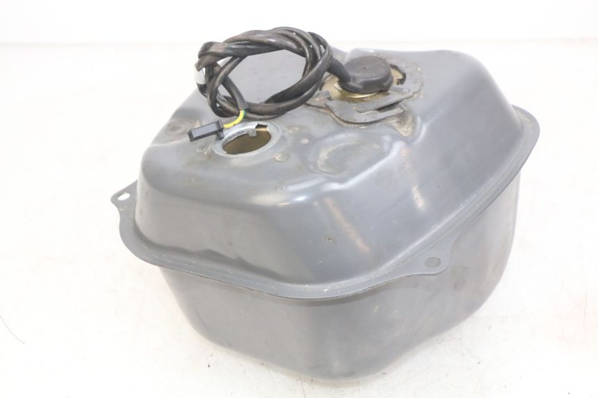 photo de RESERVOIR ESSENCE HONDA SCV LEAD 100 (2003 - 2007) - Vue principale