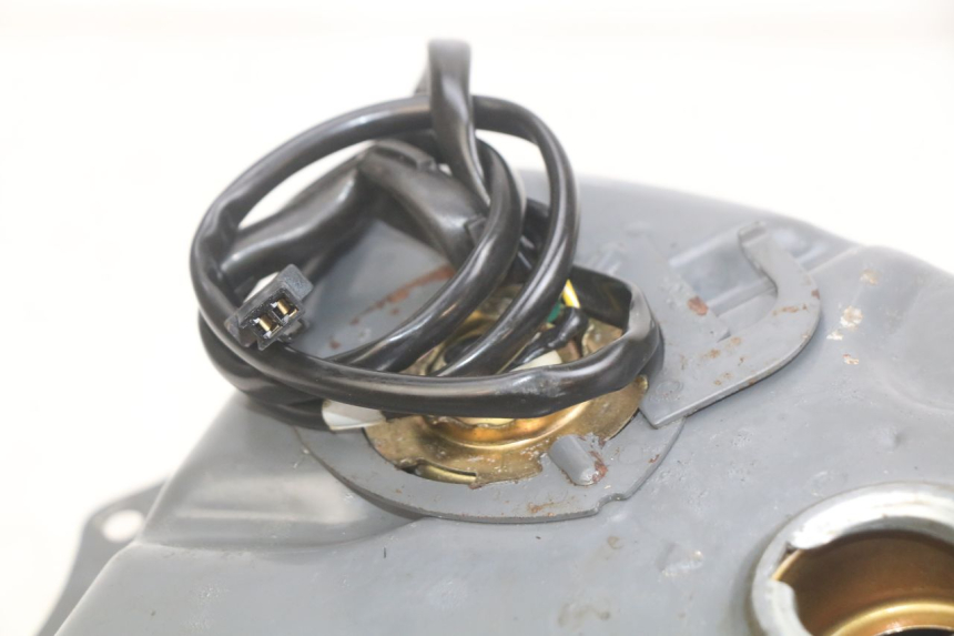 photo de RESERVOIR ESSENCE HONDA SCV LEAD 100 (2003 - 2007) - Zoom état d’usage