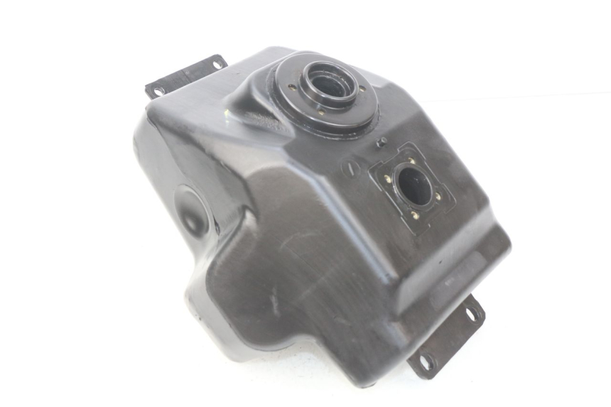 photo de RESERVOIR ESSENCE KYMCO SENTO 50 (2008 - 2013) - Gros plan technique