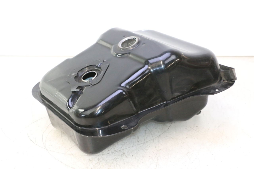 photo de RESERVOIR ESSENCE HONDA SH 125 (2001 - 2003) - Autre angle de vue