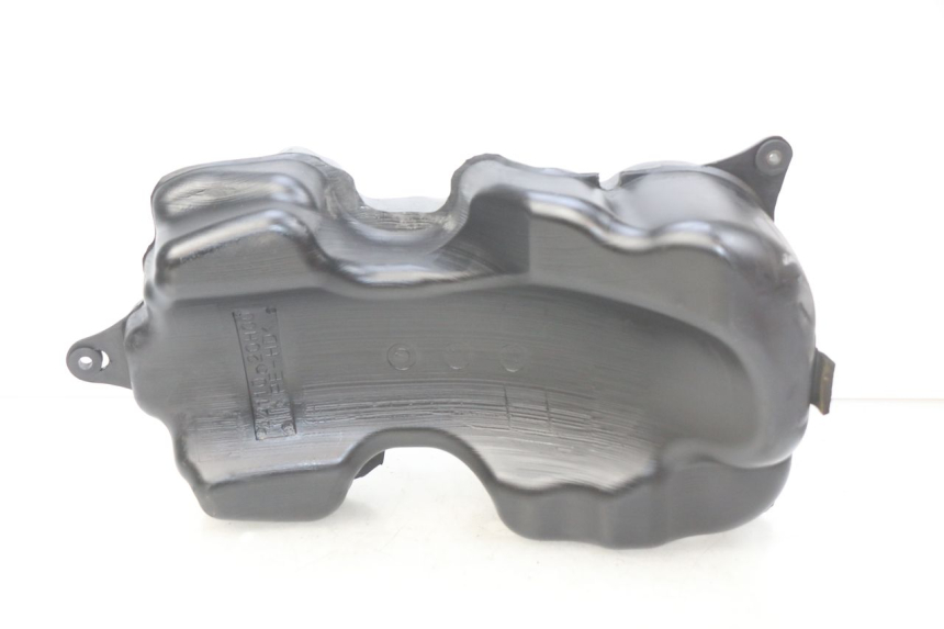 photo de RESERVOIR ESSENCE SUZUKI SIXTEEN 125 (2008 - 2010) - Détail de la pièce