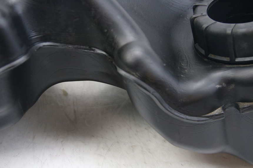 photo de RESERVOIR ESSENCE SUZUKI SIXTEEN 125 (2008 - 2010) - Vue produit