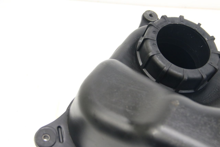 photo de RESERVOIR ESSENCE SUZUKI SIXTEEN 125 (2008 - 2010) - Autre angle de vue