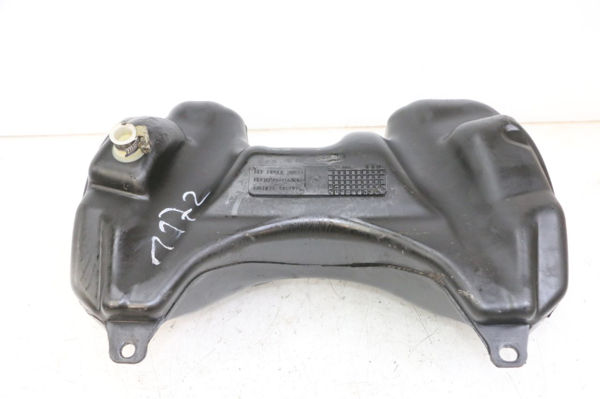 photo de RESERVOIR ESSENCE PEUGEOT SPEEDFIGHT 2 LC 50 (2000 - 2009) - Zoom état d’usage