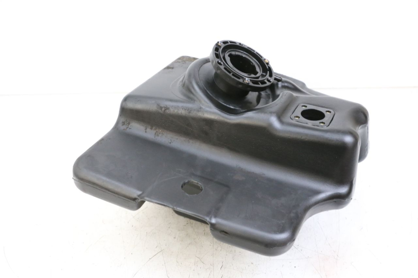 photo de RESERVOIR ESSENCE PEUGEOT SPEEDFIGHT 4 2T 50 (2015 - 2019) - Gros plan technique