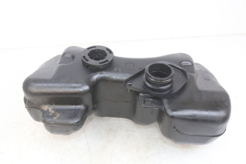 photo de RESERVOIR ESSENCE PEUGEOT SPEEDFIGHT LC 50 (1996 - 2002) - Vue d’ensemble