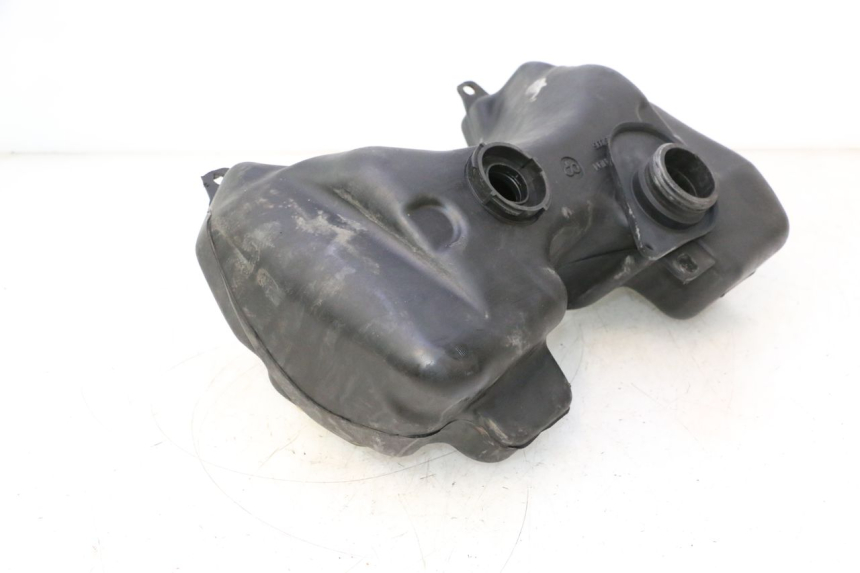 photo de RESERVOIR ESSENCE PEUGEOT SPEEDFIGHT LC 50 (1996 - 2002) - Autre angle de vue