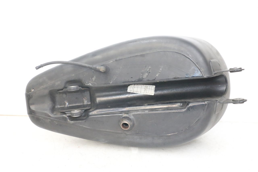 photo de RESERVOIR ESSENCE HARLEY DAVIDSON SPORTSTER XL CUSTOM 1200 (2003 - 2004) - Points de fixation