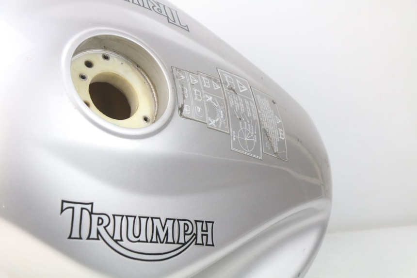photo de RESERVOIR ESSENCE TRIUMPH SPRINT ST ABS 1050 (2005 - 2007) - Vue rapprochée