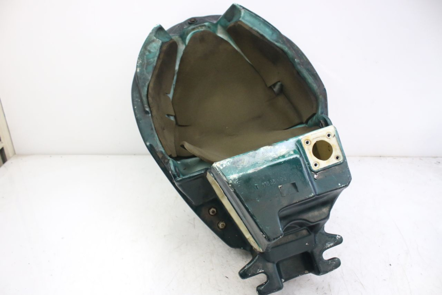 photo de RESERVOIR ESSENCE TRIUMPH SPRINT ST 955 (1999 - 2001) - Zoom état d’usage