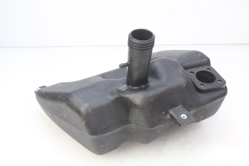 photo de RESERVOIR ESSENCE APRILIA SR 2T 50 (2018 - 2022) - Gros plan technique