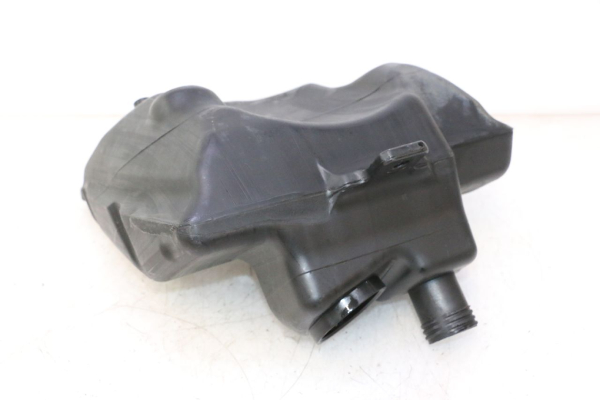 photo de RESERVOIR ESSENCE APRILIA SR 2T 50 (2012 - 2017) - Détail de la pièce